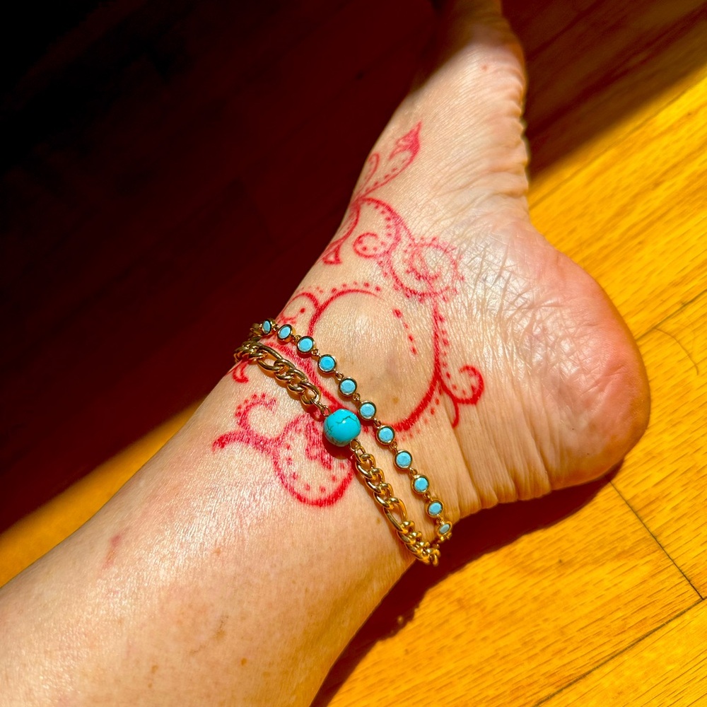 Revolve Turquoise and gold plated anklet